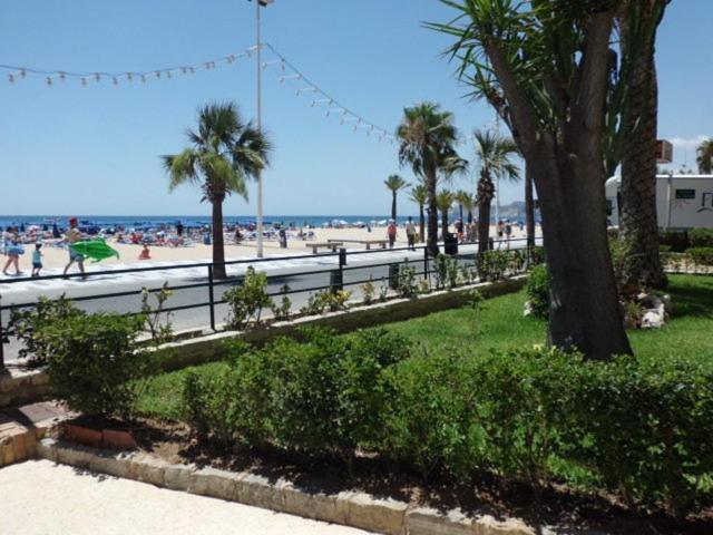 Disponible En Abril-Wifi-3Hab, 6 Pers, -Piscina, Aire Acondi-Parking Opcionable Extra Apartment Benidorm Bagian luar foto