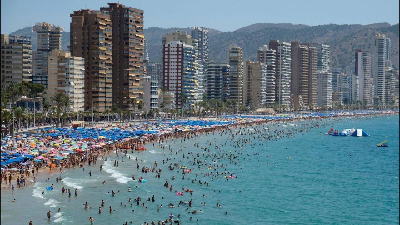 Disponible En Abril-Wifi-3Hab, 6 Pers, -Piscina, Aire Acondi-Parking Opcionable Extra Apartment Benidorm Bagian luar foto