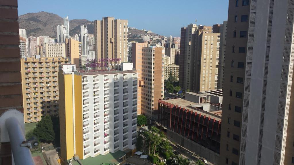 Disponible En Abril-Wifi-3Hab, 6 Pers, -Piscina, Aire Acondi-Parking Opcionable Extra Apartment Benidorm Bagian luar foto