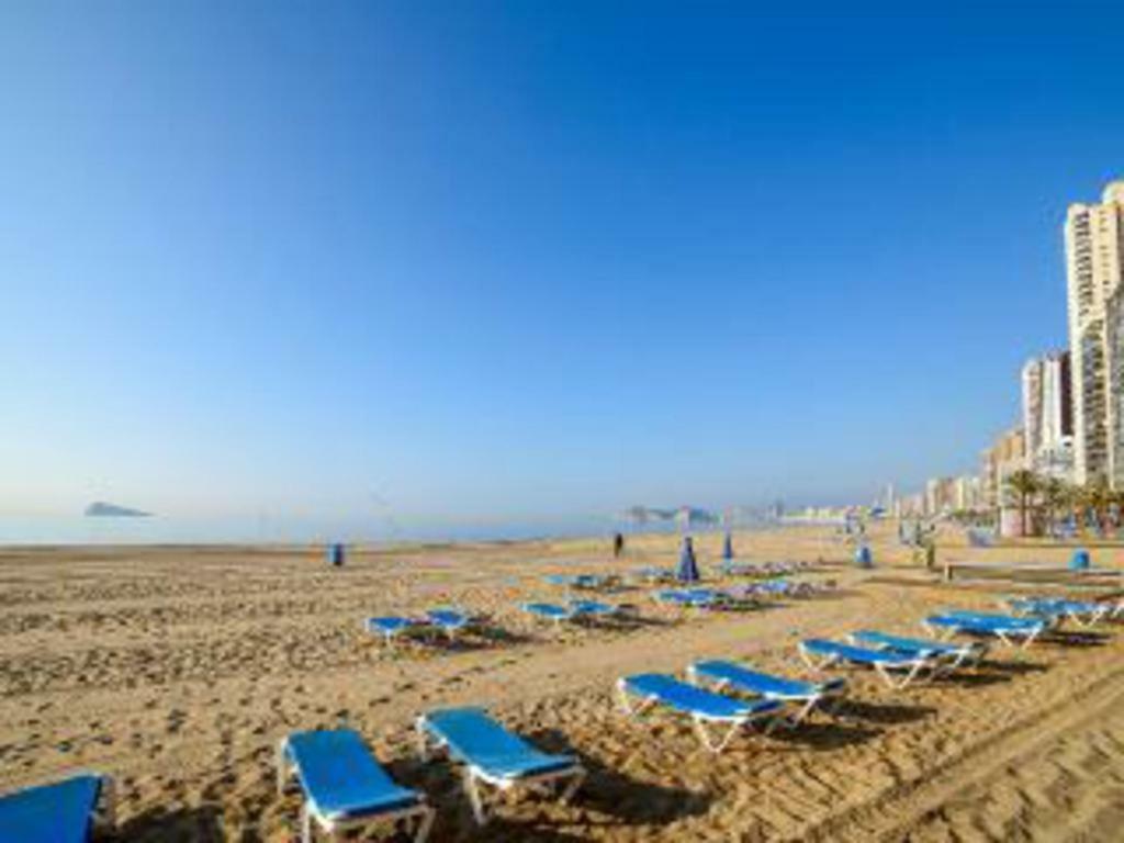 Disponible En Abril-Wifi-3Hab, 6 Pers, -Piscina, Aire Acondi-Parking Opcionable Extra Apartment Benidorm Bagian luar foto