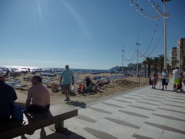 Disponible En Abril-Wifi-3Hab, 6 Pers, -Piscina, Aire Acondi-Parking Opcionable Extra Apartment Benidorm Bagian luar foto